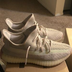 - Yeezy Boost 350 V2 Citrin need restoration